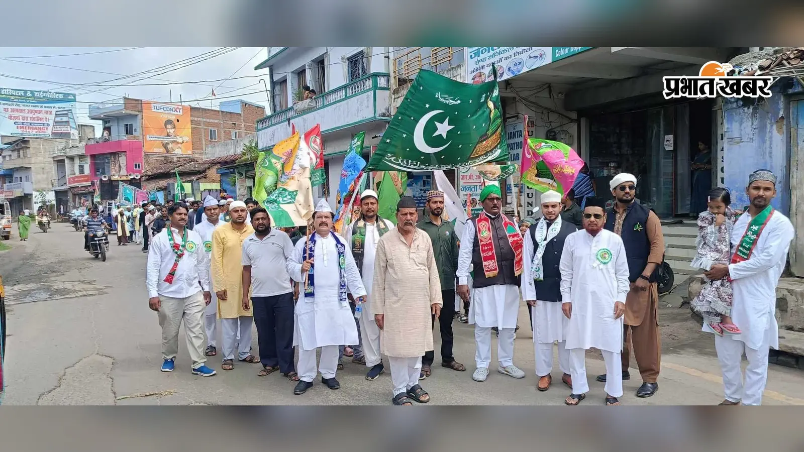 चतरा में जुलूस-ए-मोहम्मदी ने दिया शांति और भाईचारे का संदेश, बड़ी संख्या में शामिल हुए लोग