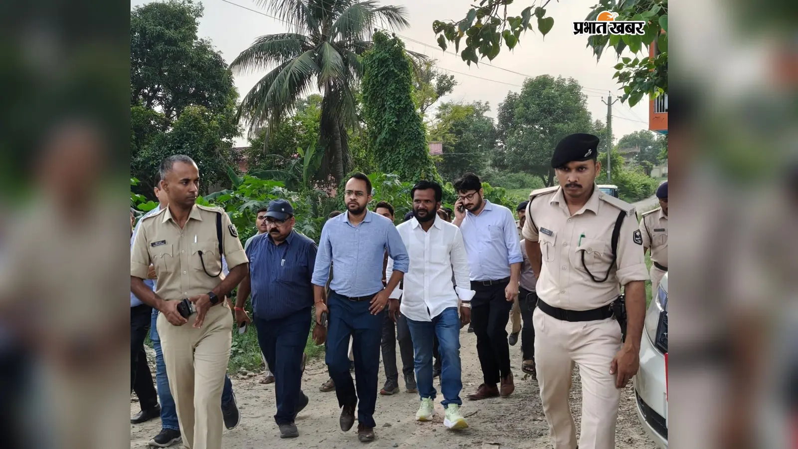 गंडक में बढ़ते पानी को लेकर सारण तटबंध का निरीक्षण, डीएम-एसएसपी ने अधिकारियों को किया अलर्ट