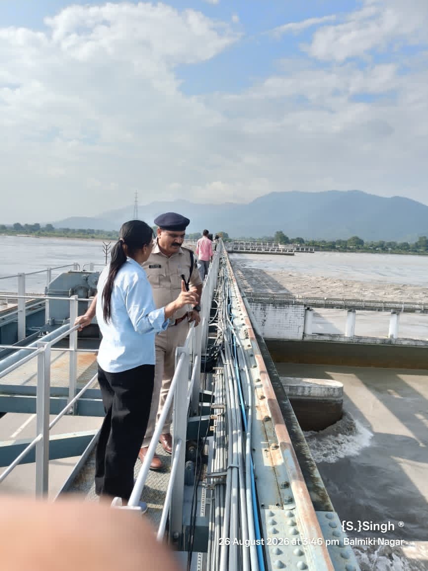 पानी का बढ़ाते जलस्तर को देखते एसडीएम व एसपी