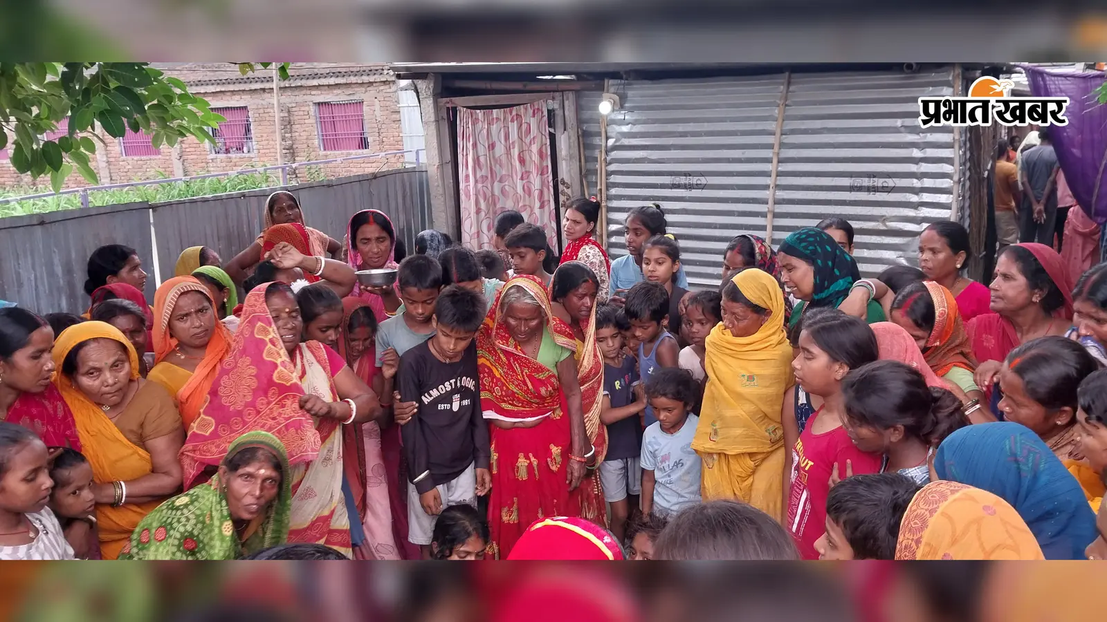 वैशाली: पैर धोने के दौरान पोखर में डूबी महिला, डॉक्टरों ने जांच के बाद मृत घोषित किया