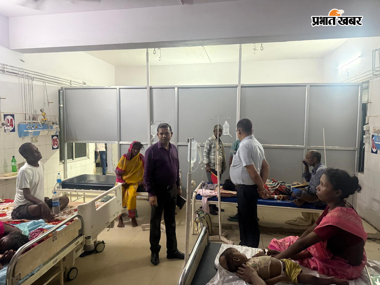 सदर अस्पताल का निरीक्षण करते आईटीडीए निदेशक | Prabhat Khabar Network