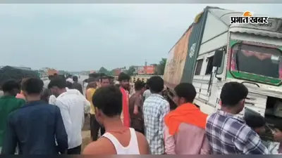 गया: बाराचट्टी में GT रोड गोखुला नदी पुल पर चलती ट्रक का खुला पहिया, डिवाइडर क्षतिग्रस्त; घंटों बाधित रहा यातायात