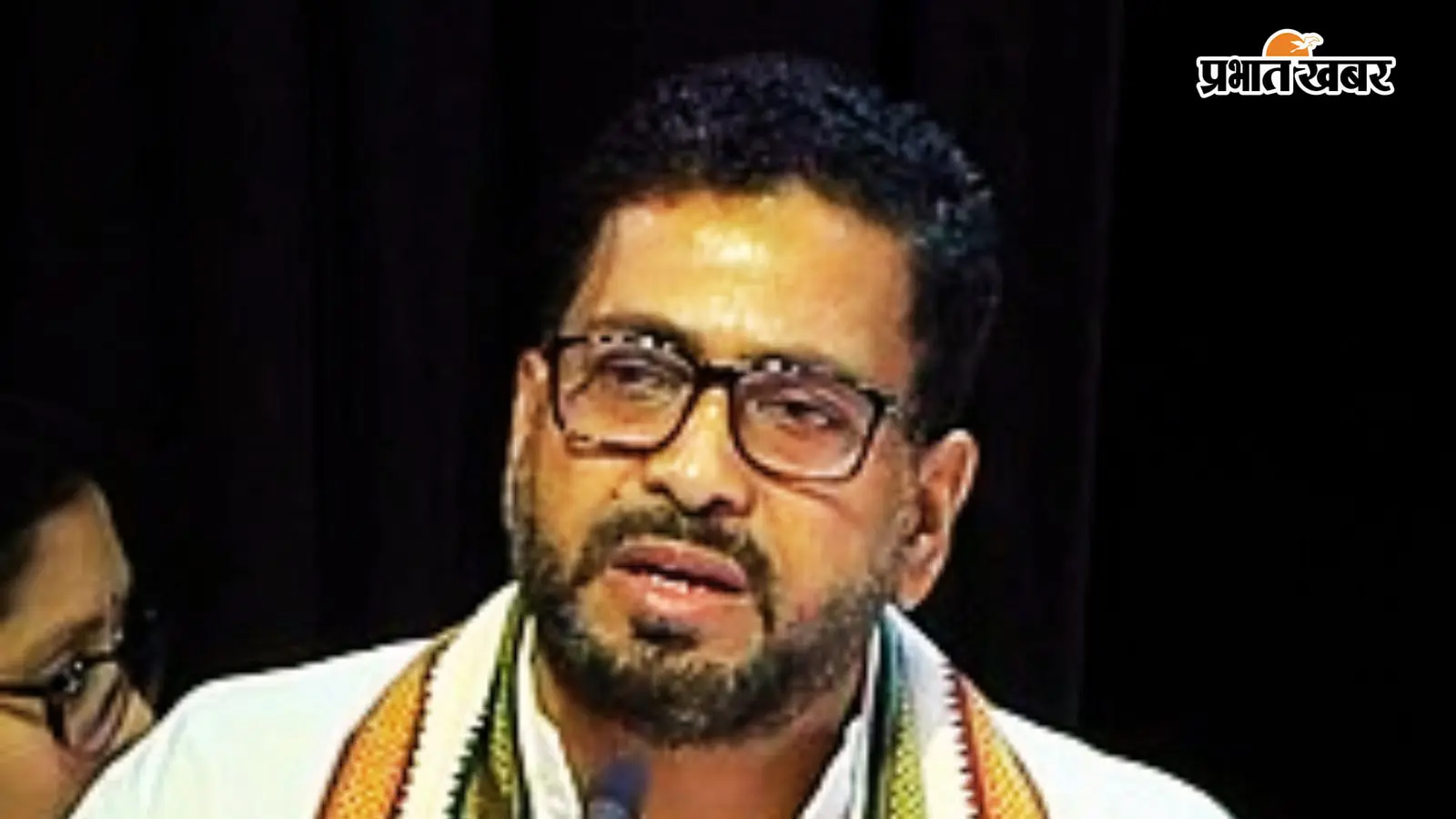 ‘अन्नपूर्णा’ लाभार्थियों के घर पहुंचे पर्यटन मंत्री शंकर घोष, पूछ रहे- पैसे मिले क्या? दरवाजे पर लगाये स्टिकर