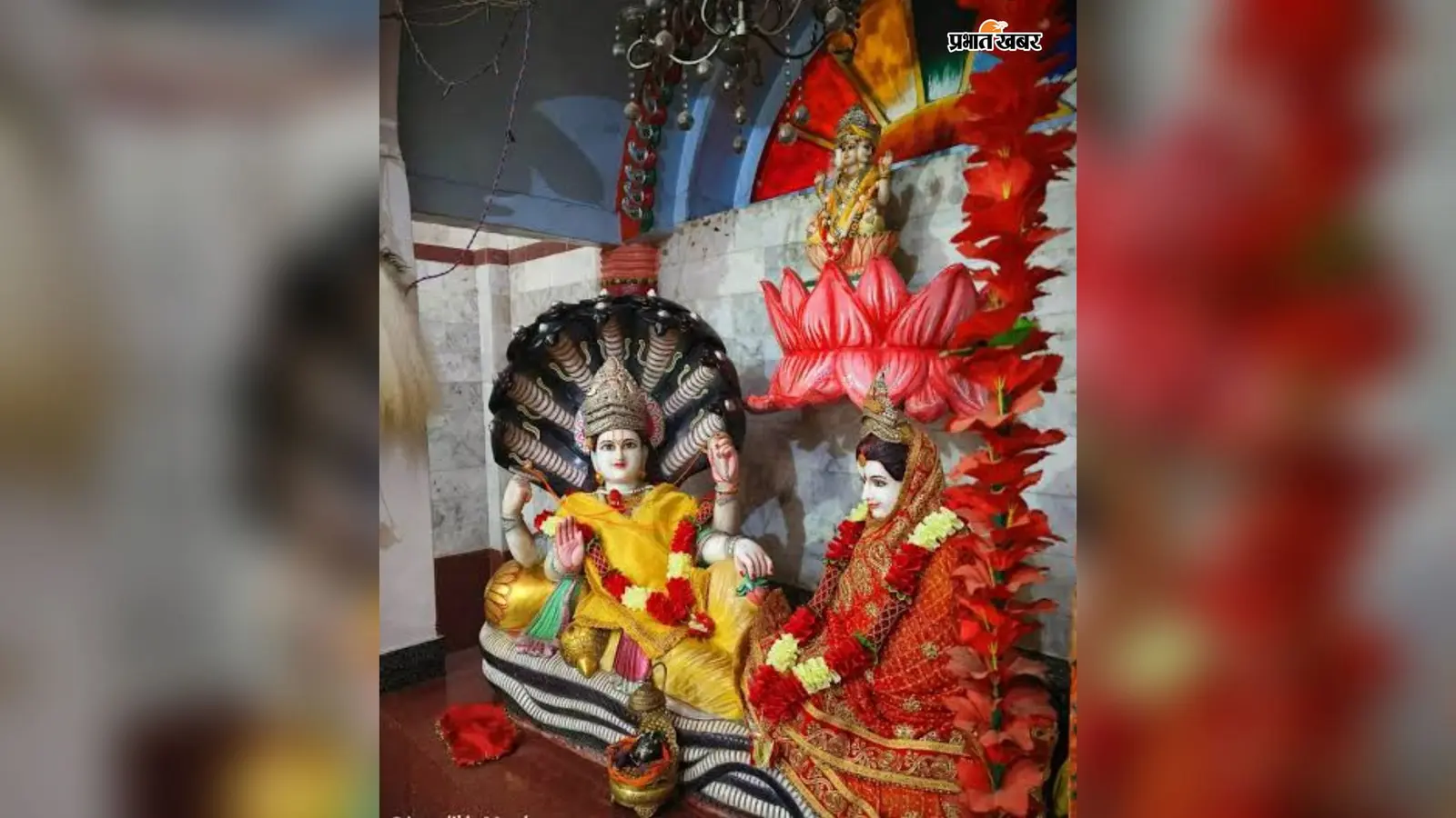 मंदार की तराई के अष्टकमल मंदिर में उमड़ी श्रद्धालुओं की भीड़, भगवान विष्णु की पूजा कर भक्तों ने मांगी सुख-शांति