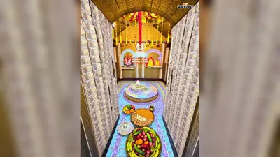 PHOTOS : मीरगंज में बाबा औघड़दानी का दरबार नोटों से सजा, दीवार से फर्श तक सजावट, देखें तस्वीरें