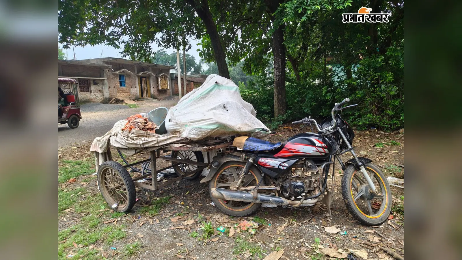 आधी रात BSNL टावर में चोरी: ग्रामीण जागे तो बाइक छोड़ भागे चोर