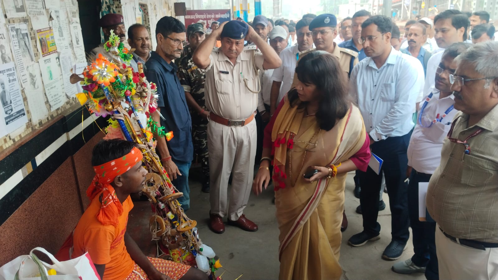निरीक्षण करतीं जीएम.