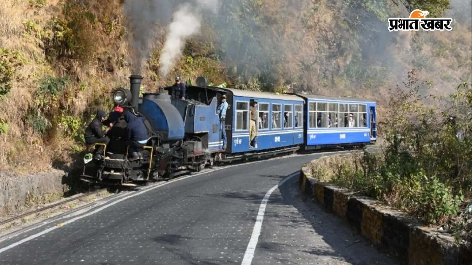 दार्जिलिंग की वादियों में फिर मिलेगा भाप इंजन का रोमांच, डीएचआर चलाएगा ‘रेड पांडा’ और ‘मुक्तधारा’ स्पेशल ट्रेन