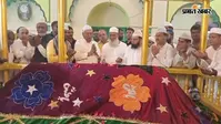 पटना : ईद मिलादुन्नबी पर खानकाह मुजीबिया पहुंचे नीतीश कुमार, मजार पर की चादरपोशी, देखें तस्वीरें
