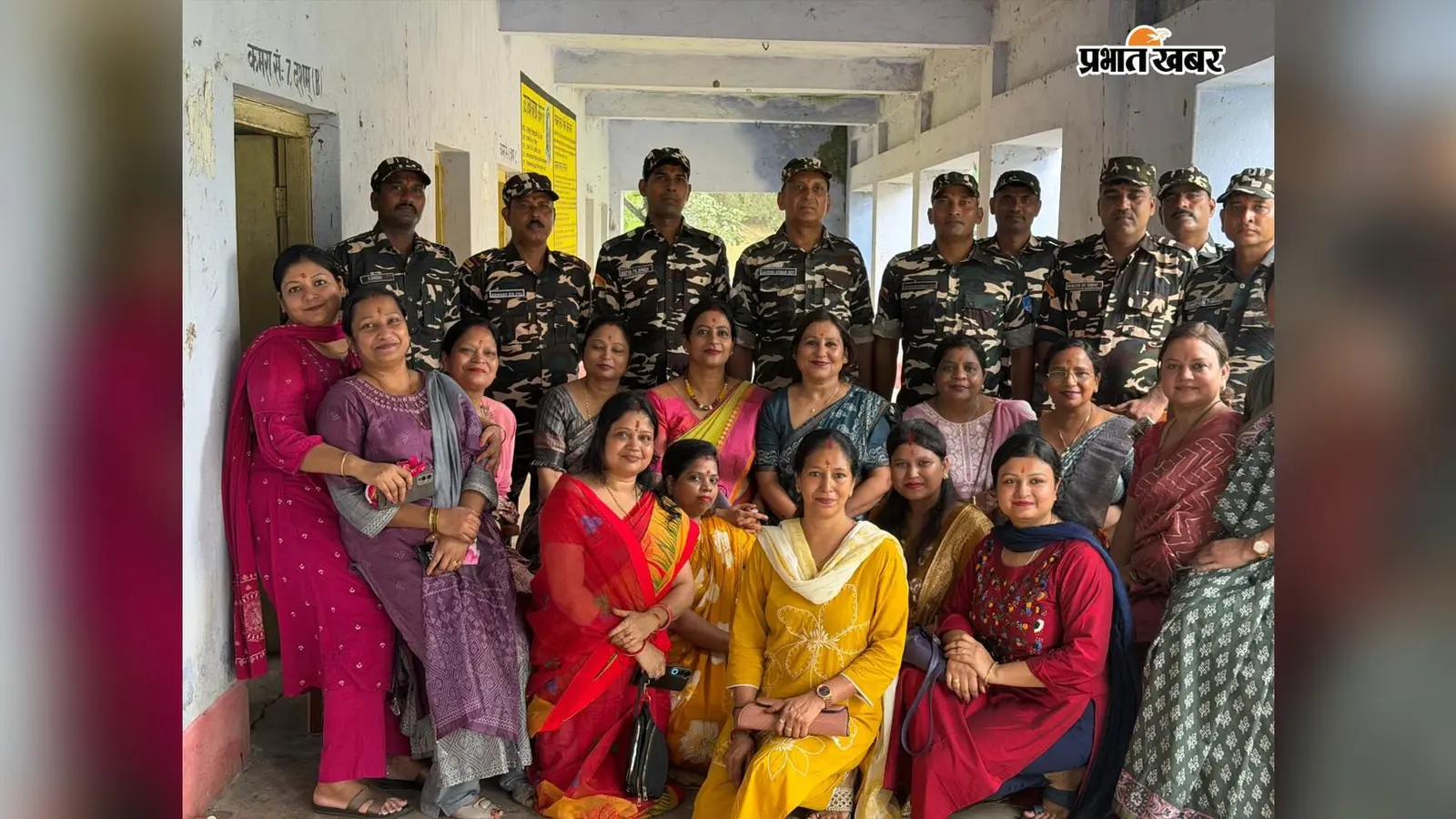 सिमुलतला में बीएसएफ जवानों को बांधी राखी, बहनों के स्नेह से भावुक हुआ माहौल
