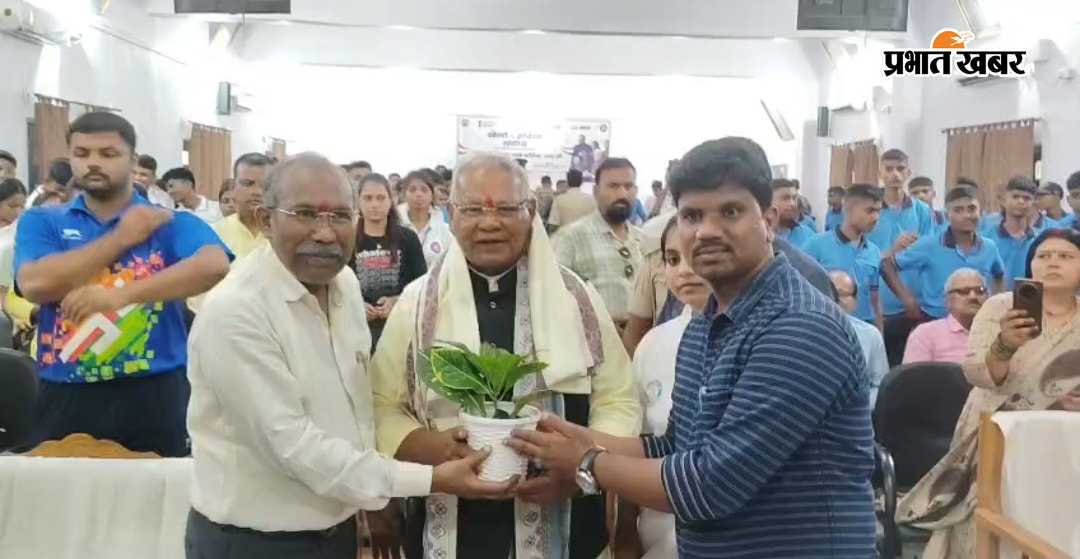 केंद्रीय मंत्री जीतन राम मांझी ने नेपाल में बाढ़ की त्रासदी से भारत में भी खतरा मंडराने पर कहा इसमें चीन का साजिश है चीन चाहता तो नेपाल में त्रासदी नहीं होता। | Prabhat Khabar Network