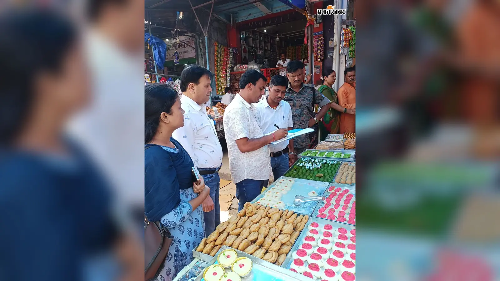 Garhwa News : गढ़वा में 220 किलो मिलावटी रसगुल्ला नष्ट, दो कारखाने सील