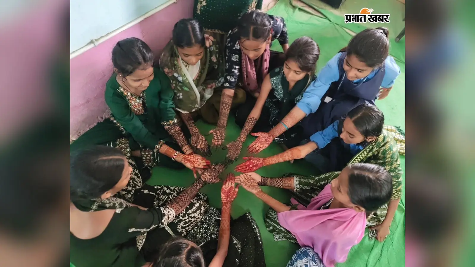 सीवान: भगवानपुर हाट के स्कूल में सावन मनभावन उत्सव, छात्राओं ने दी कजरी और लोकनृत्य की प्रस्तुति