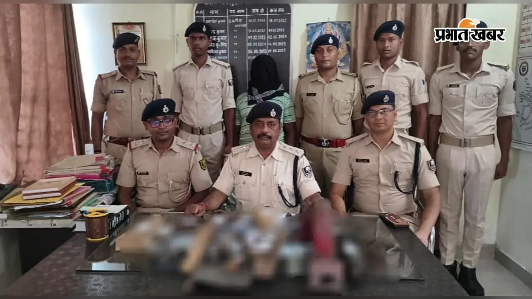 बिहारशरीफ में घर के अंदर चल रही थी मिनी गन फैक्ट्री, अर्धनिर्मित राइफल समेत 24 तरह के उपकरण बरामद