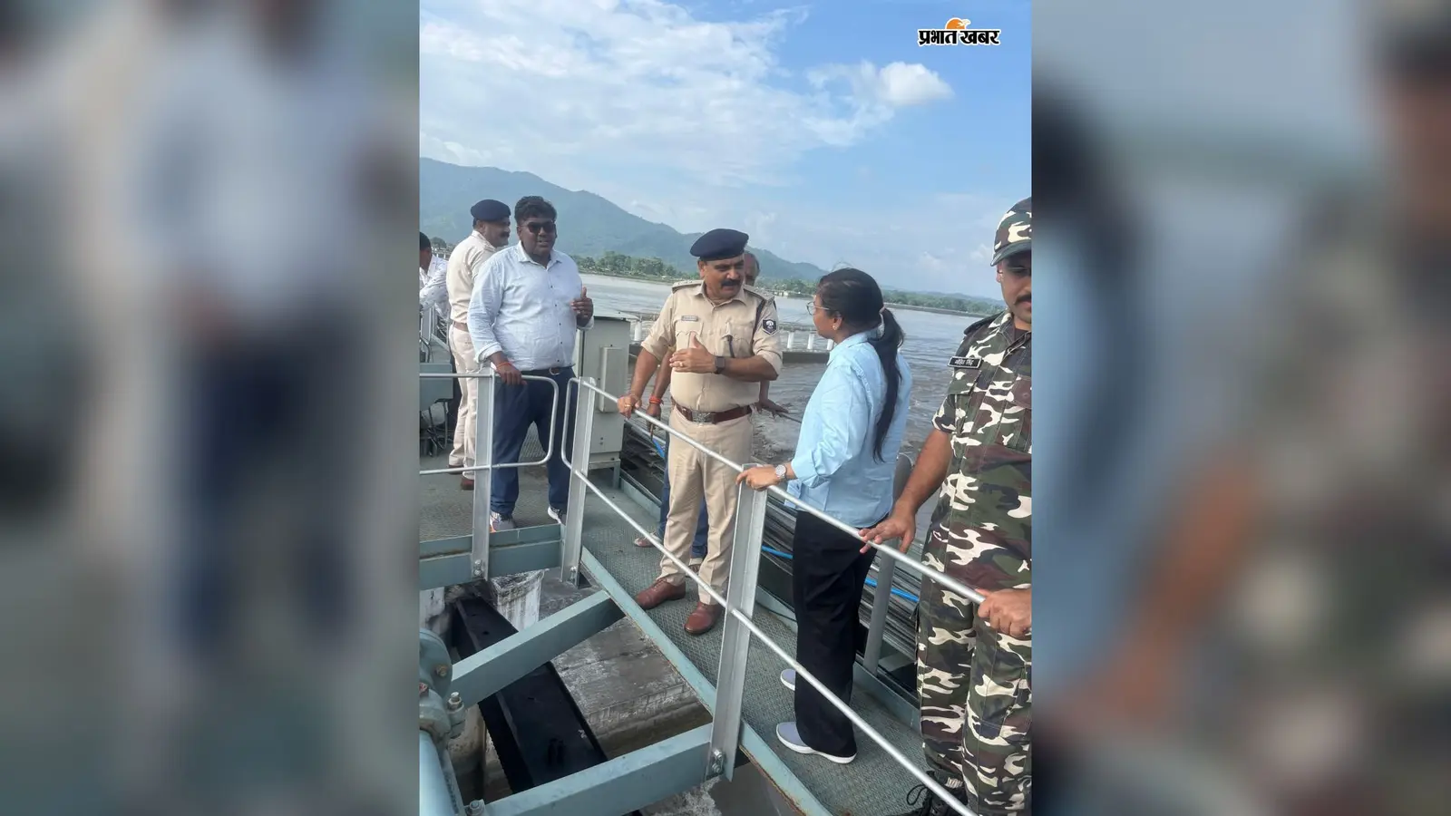नेपाल में बाढ़ की सूचना पर बगहा प्रशासन अलर्ट, एसडीएम चांदनी कुमारी ने कंट्रोल रूम से बराज तक संभाला मोर्चा
