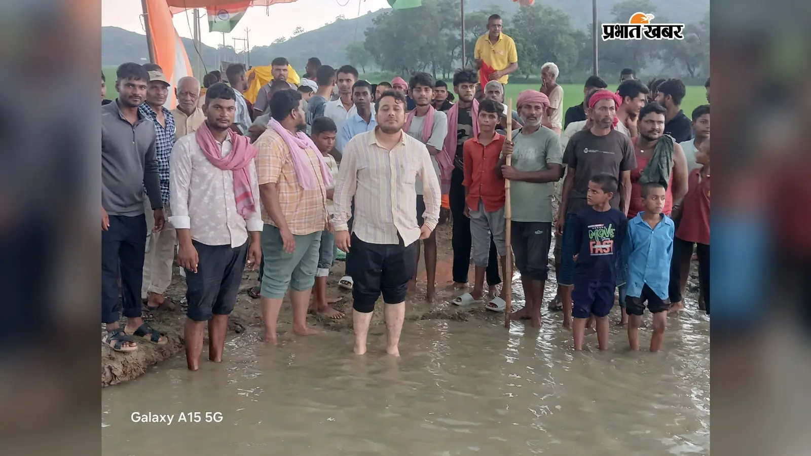 कैमूर के चांद में सड़क निर्माण की मांग पर 4 दिन से भूख हड़ताल, BDO के आश्वासन पर युवक ने तोड़ा अनशन