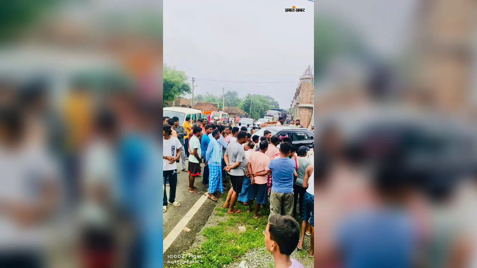 जियो नेटवर्क बंद पड़ा तो सड़क पर उतरे ग्रामीण, चक्का जाम कर जताया विरोध