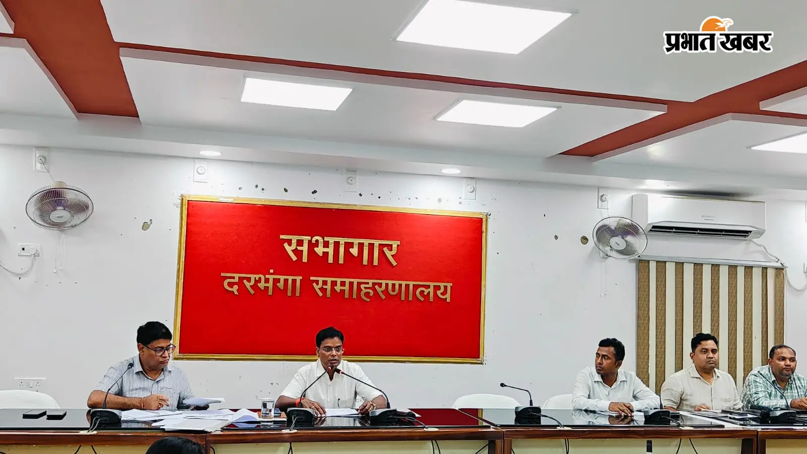 दरभंगा: DM कौशल कुमार का अल्टीमेटम, दो दिन में शुरू कराएं आंगनबाड़ी केंद्रों का निर्माण