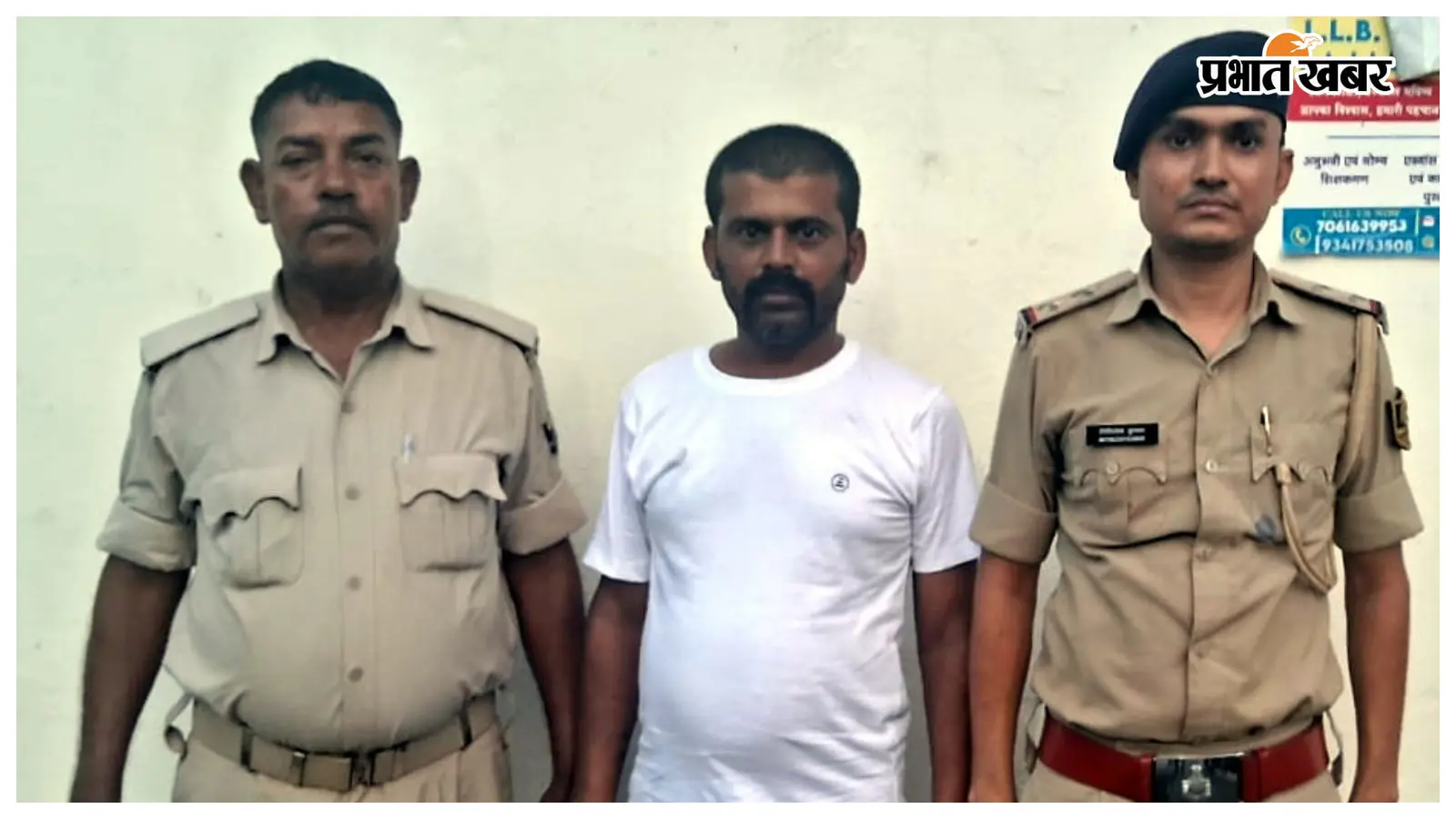विकास राठौड़ को पुलिस ने दबोचा, जेसीबी से बाउंड्री तोड़ने के समय था मौजूद, घर से विदेशी शराब बरामद