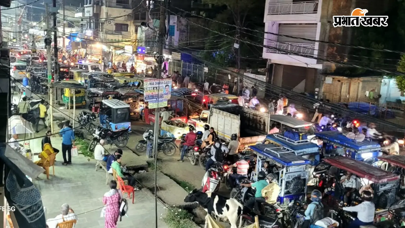 पटना: त्योहार से पहले गांधी मैदान मुख्य मार्ग पर लगा भीषण जाम, रेंगते रहे वाहन