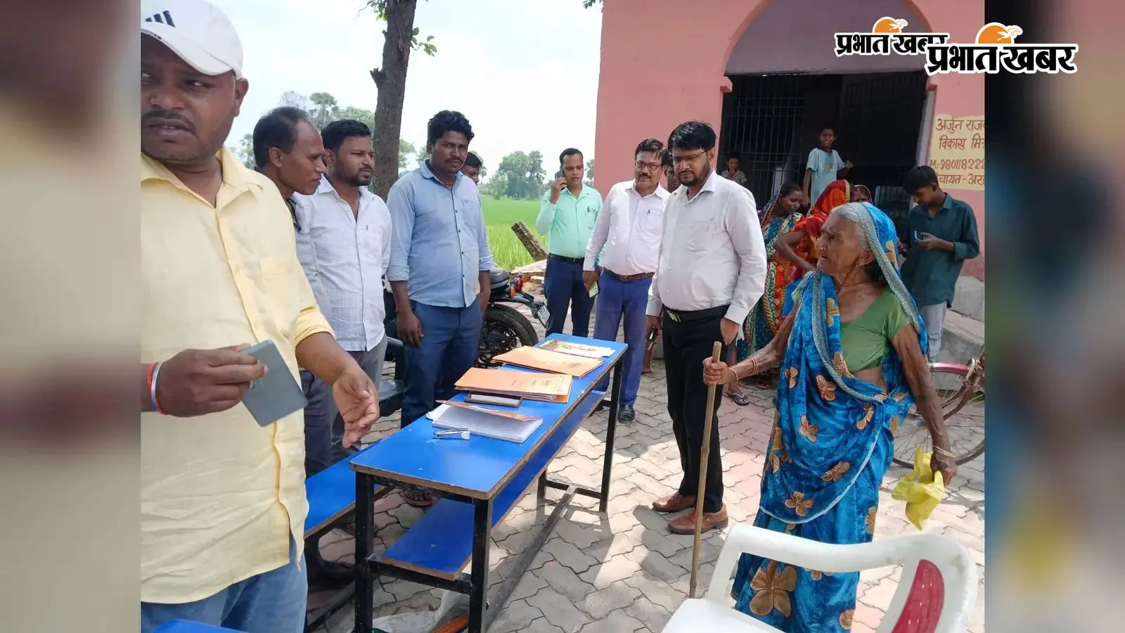 औरंगाबाद में संत रविदास विकास शिविर में उमड़ी भीड़, 100 से अधिक आवेदन प्राप्त