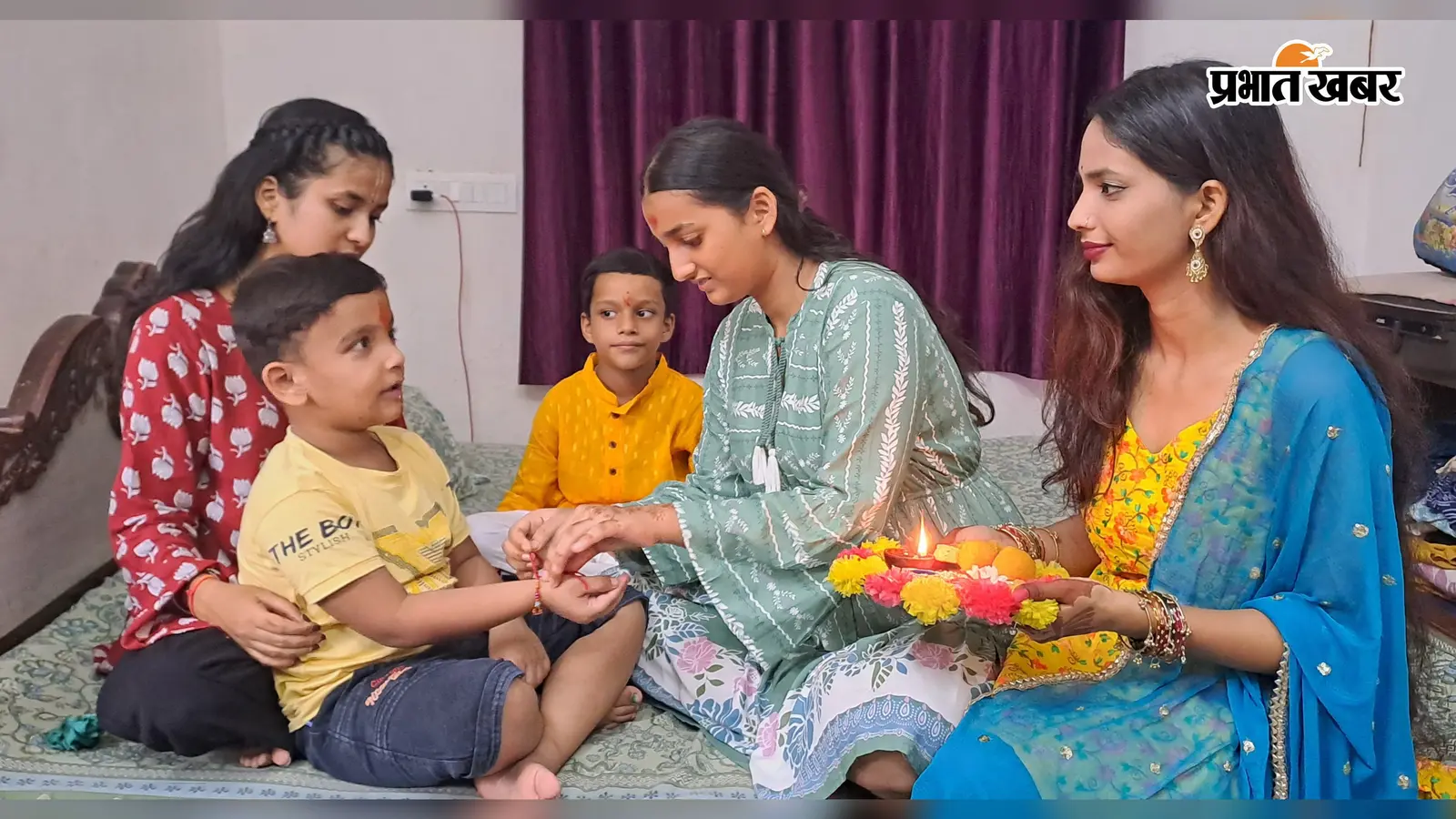 मोतिहारी में भाई-बहन के अटूट प्रेम का पर्व रक्षाबंधन, बहनों ने राखी बांधकर मांगी लंबी उम्र