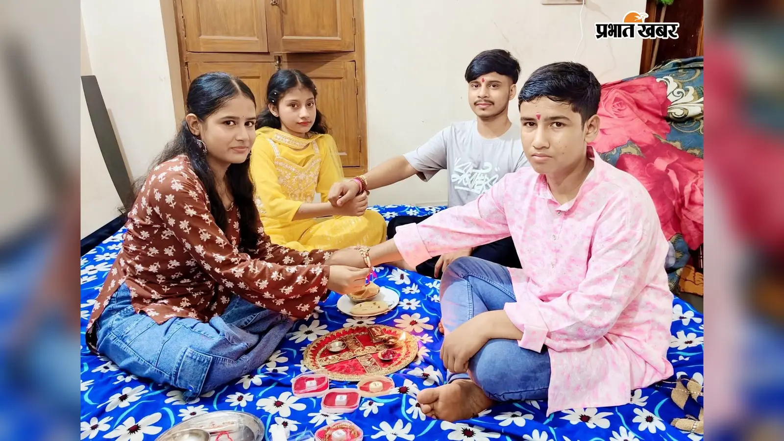 कटोरिया में राखी के रंग में रंगा बाजार, मायके पहुंचीं बहनें; भाइयों की कलाई पर बंधी प्रेम और विश्वास की डोर