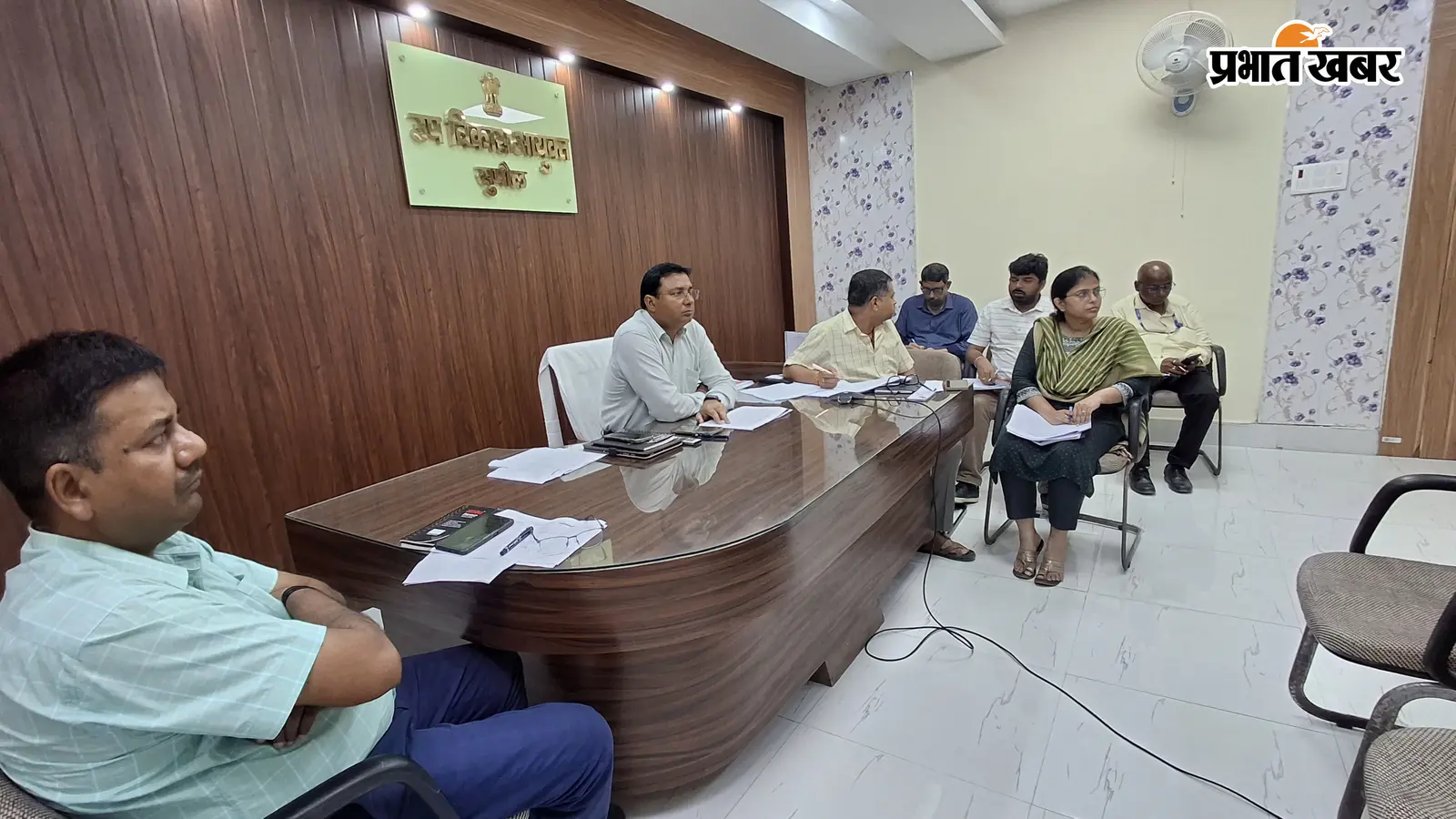आवास की किस्त लेकर घर नहीं बनाया तो होगी कार्रवाई, जमीन की समस्या भी होगी दूर; डीडीसी ने दिए निर्देश