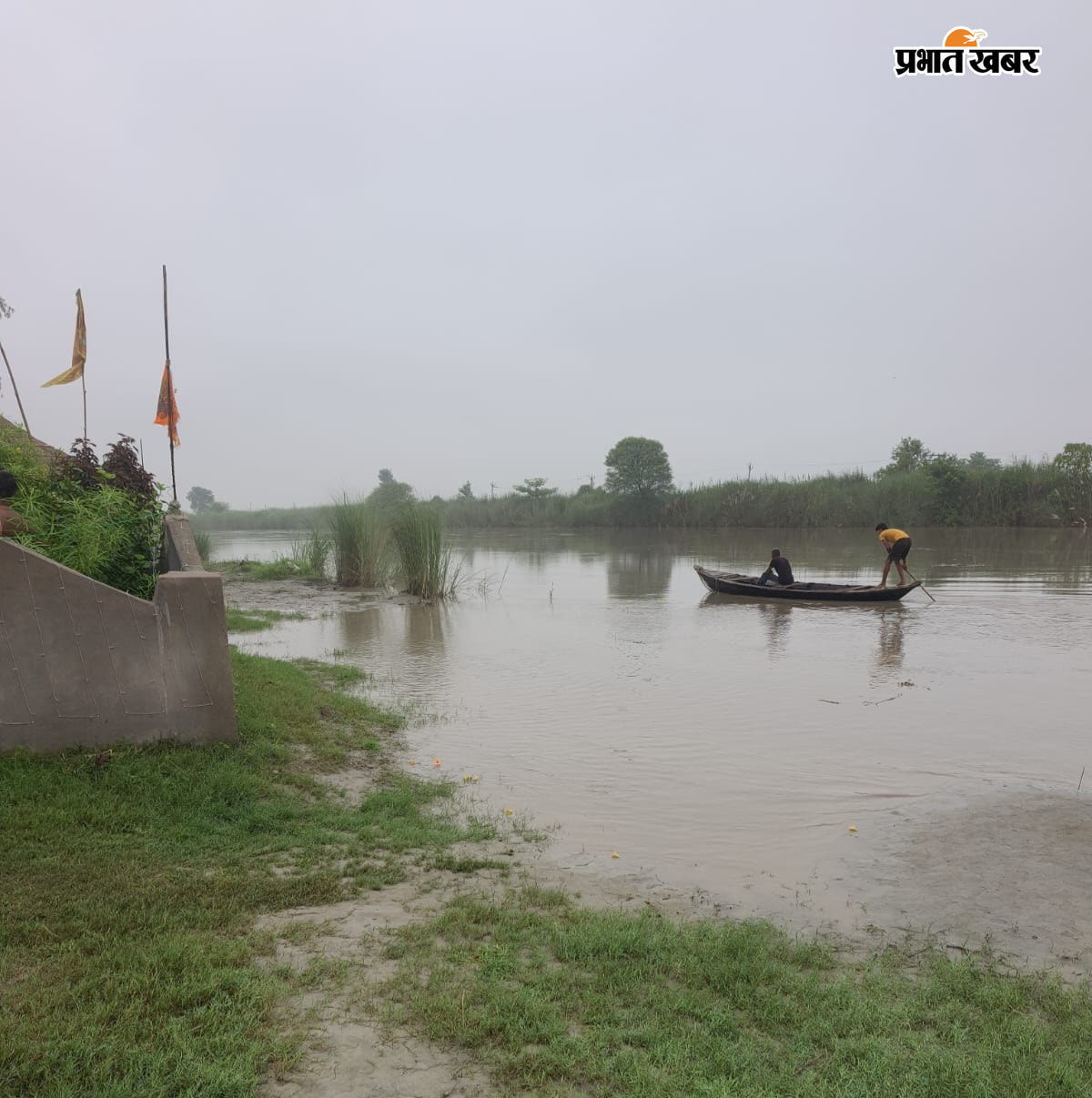गंडक नदी तट का प्रखंड प्रमुख प्रतिनिधि धनवीर कुमार सिंह विक्कू ने निरीक्षण कर पदाधिकारियों की जानकारी | Prabhat Khabar Network