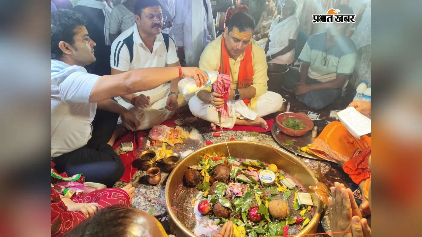 शिवगादी में SP-एसडीपीओ ने चढ़ाया जल-दूध, बाबा गाजेश्वरनाथ का किया अलौकिक श्रृंगार