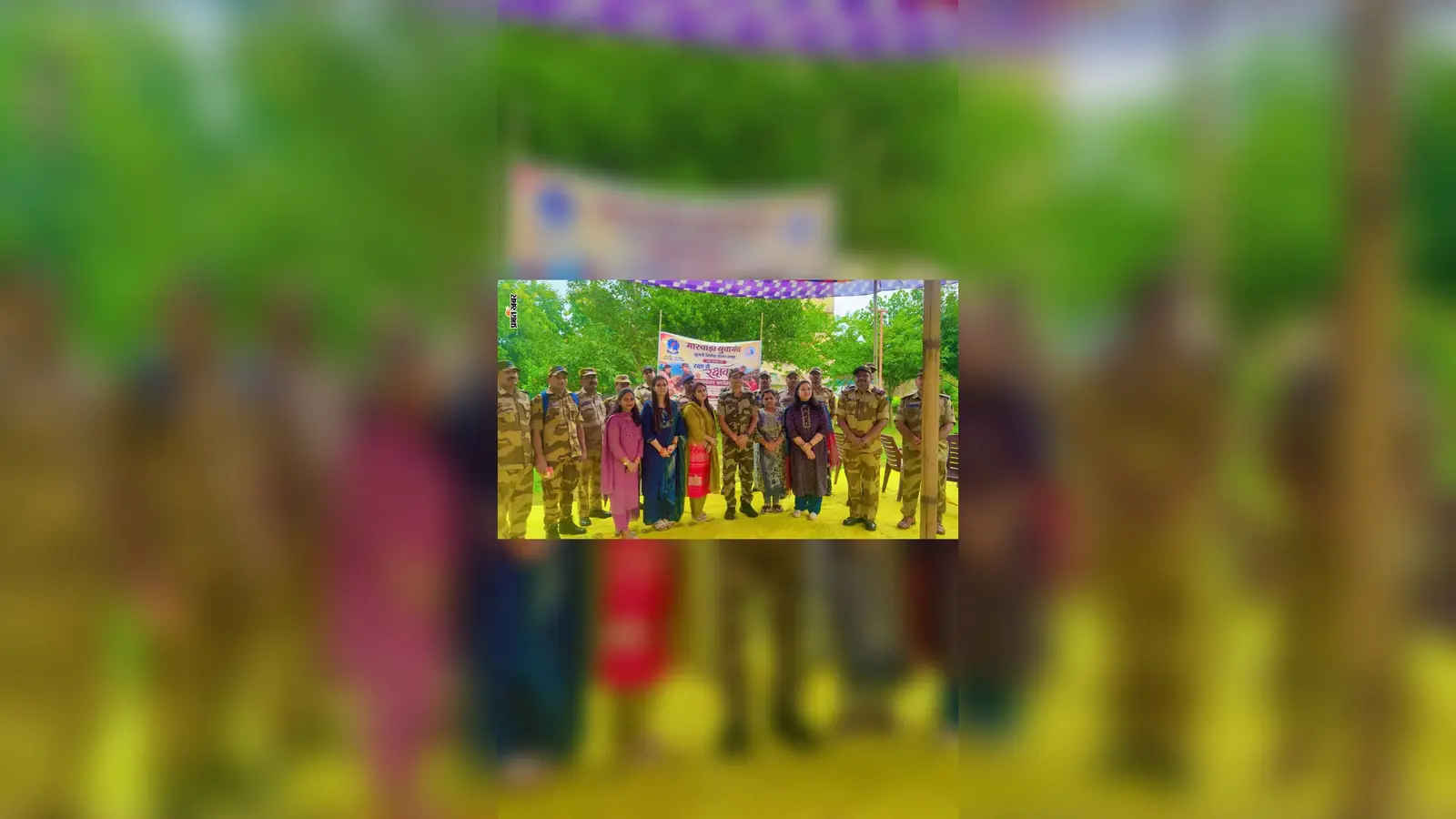 झुमरीतिलैया : मारवाड़ी युवा मंच की बहनों ने सीआइएसएफ जवानों को राखी बांधकर मनाया रक्षाबंधन