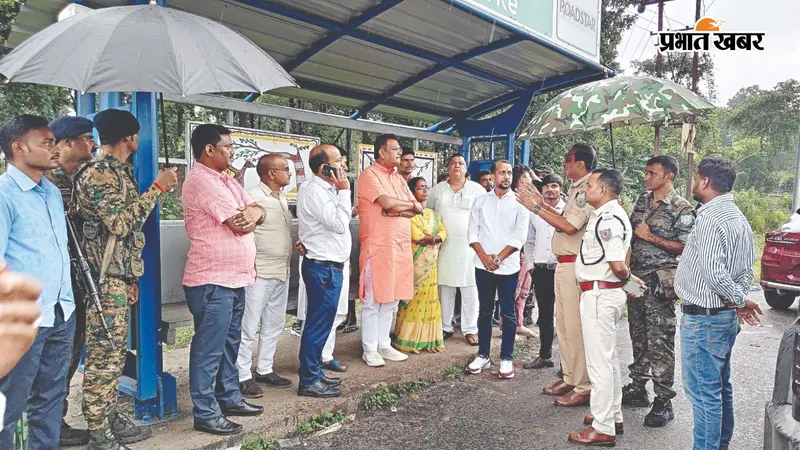 चुटूपालू घाटी के ब्लैक स्पॉट का सांसद मनीष जायसवाल ने किया निरीक्षण