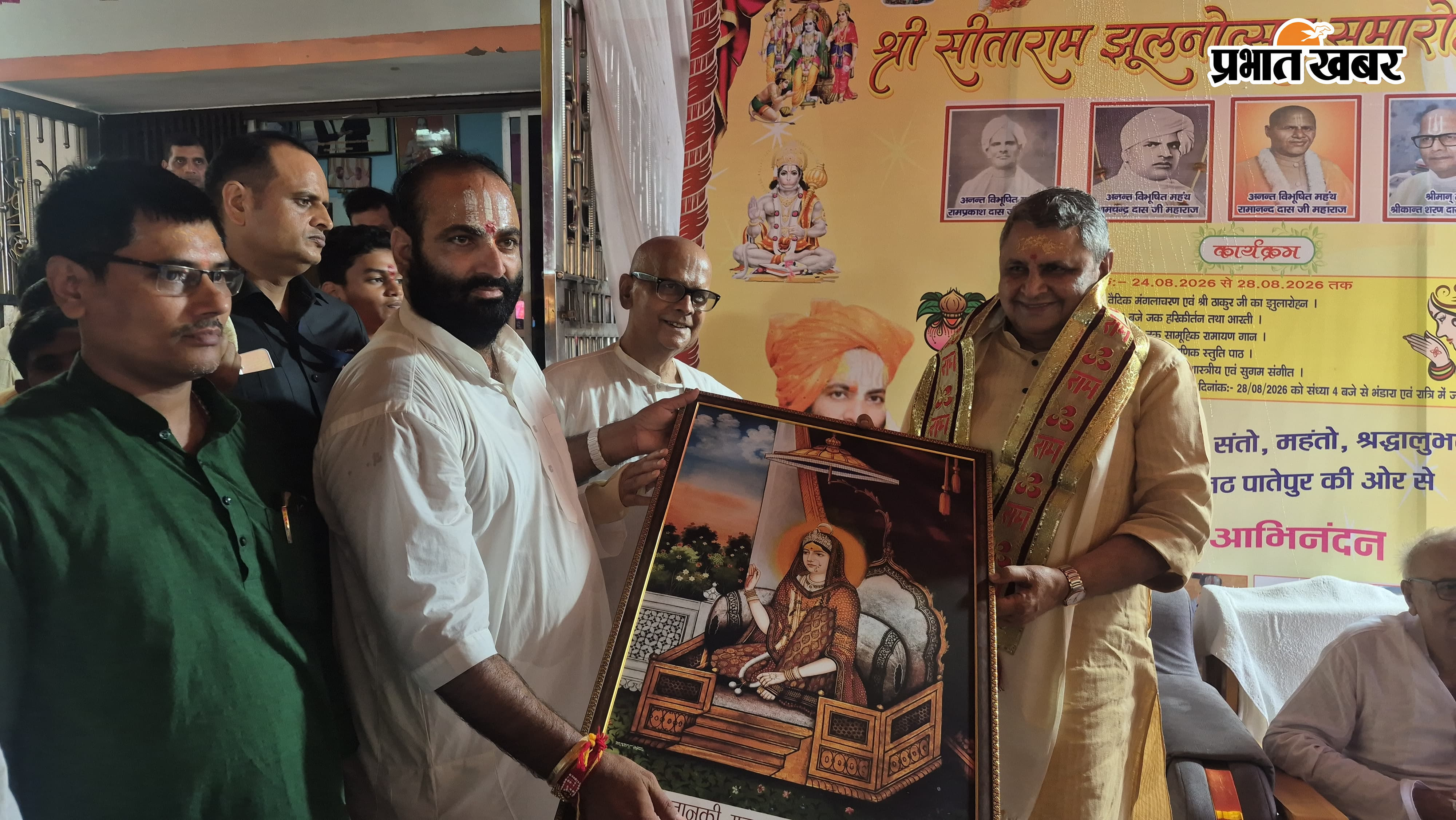 फोटो 51 मंदिर में पूजा करते डिप्टी सीएम फोटो 52 डिप्टी सीएम को सम्मानित करते मठाधीश | Prabhat Khabar Network