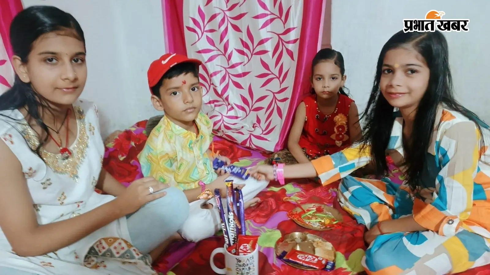 रक्षाबंधन पर प्रेम की डोर से सजे रिश्ते, पंजवारा में भाइयों की कलाई पर बहनों ने बांधी स्नेह की राखी