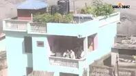 चारों तरफ तबाही, बालकनी में फंसा परिवार, नेपाल-तिब्बत सीमा से आया नया डरावना वीडियो