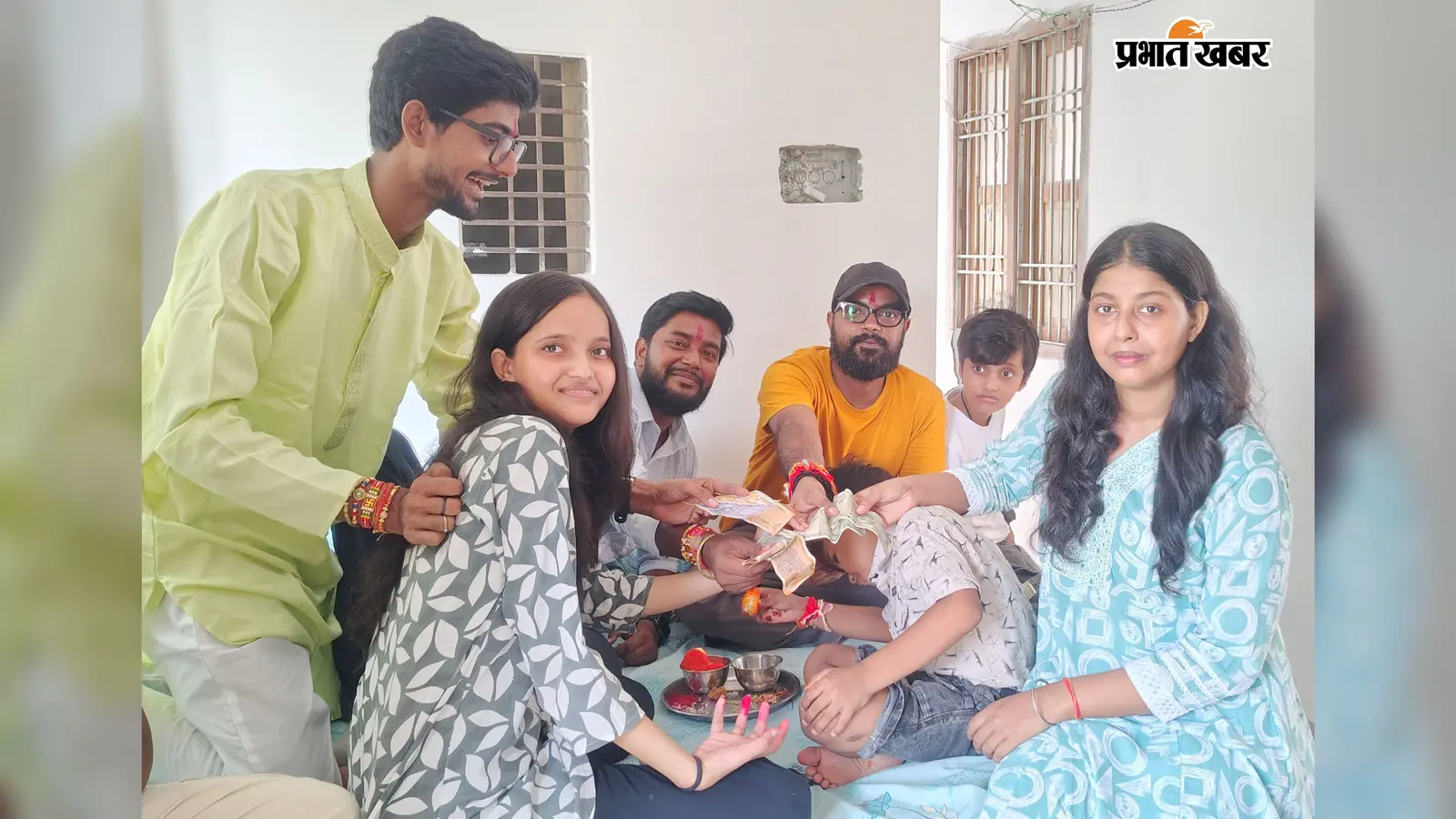 दरभंगा के जाले में धूमधाम से मनाया गया रक्षाबंधन, भाइयों की कलाई पर सजी रंग-बिरंगी राखियां