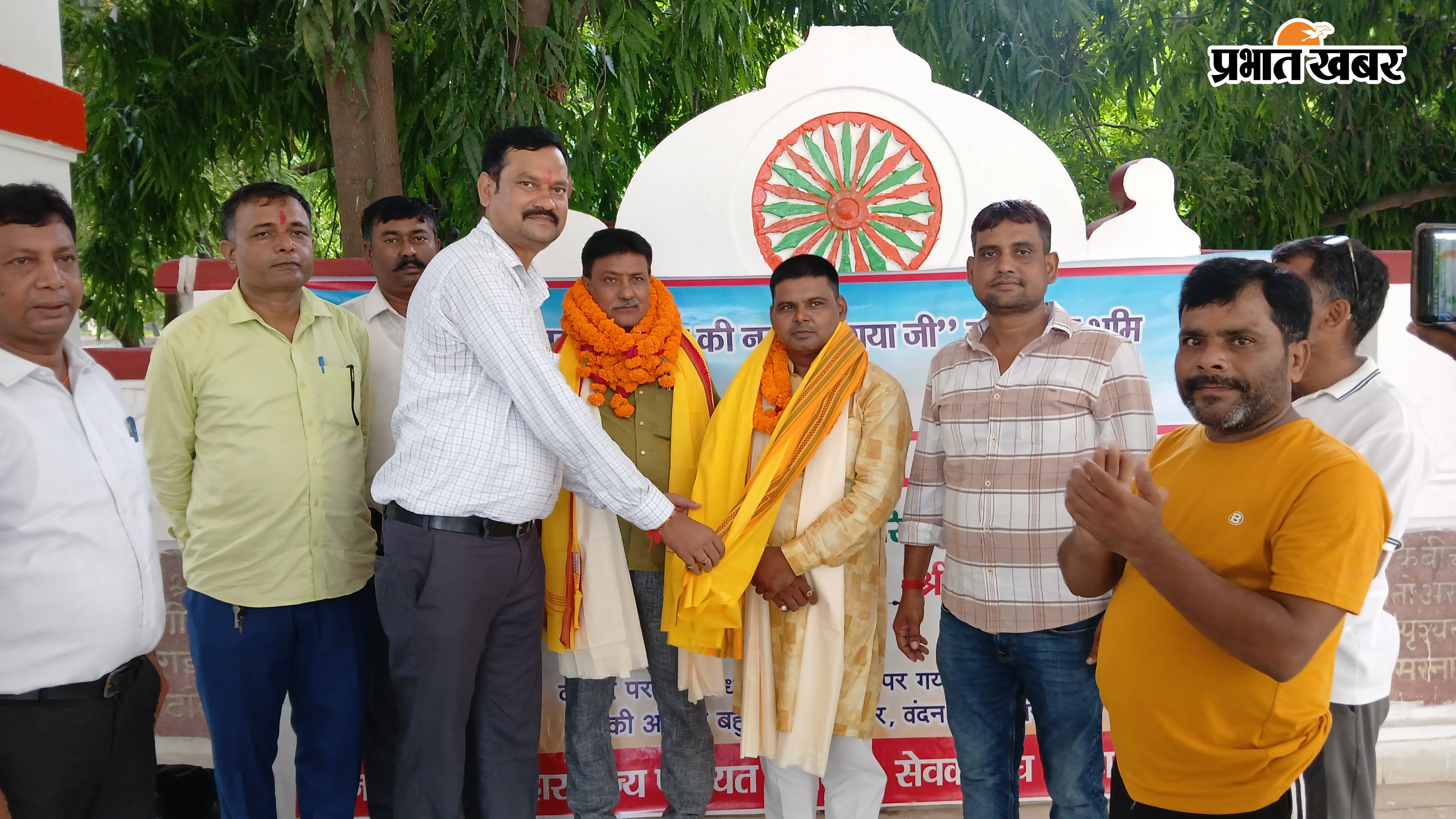 गया के दो पंचायत रोजगार सेवकों का प्रदेश संगठन में निर्विरोध निर्वाचन, गांधी मंडप में हुआ जोरदार स्वागत | Prabhat Khabar Network