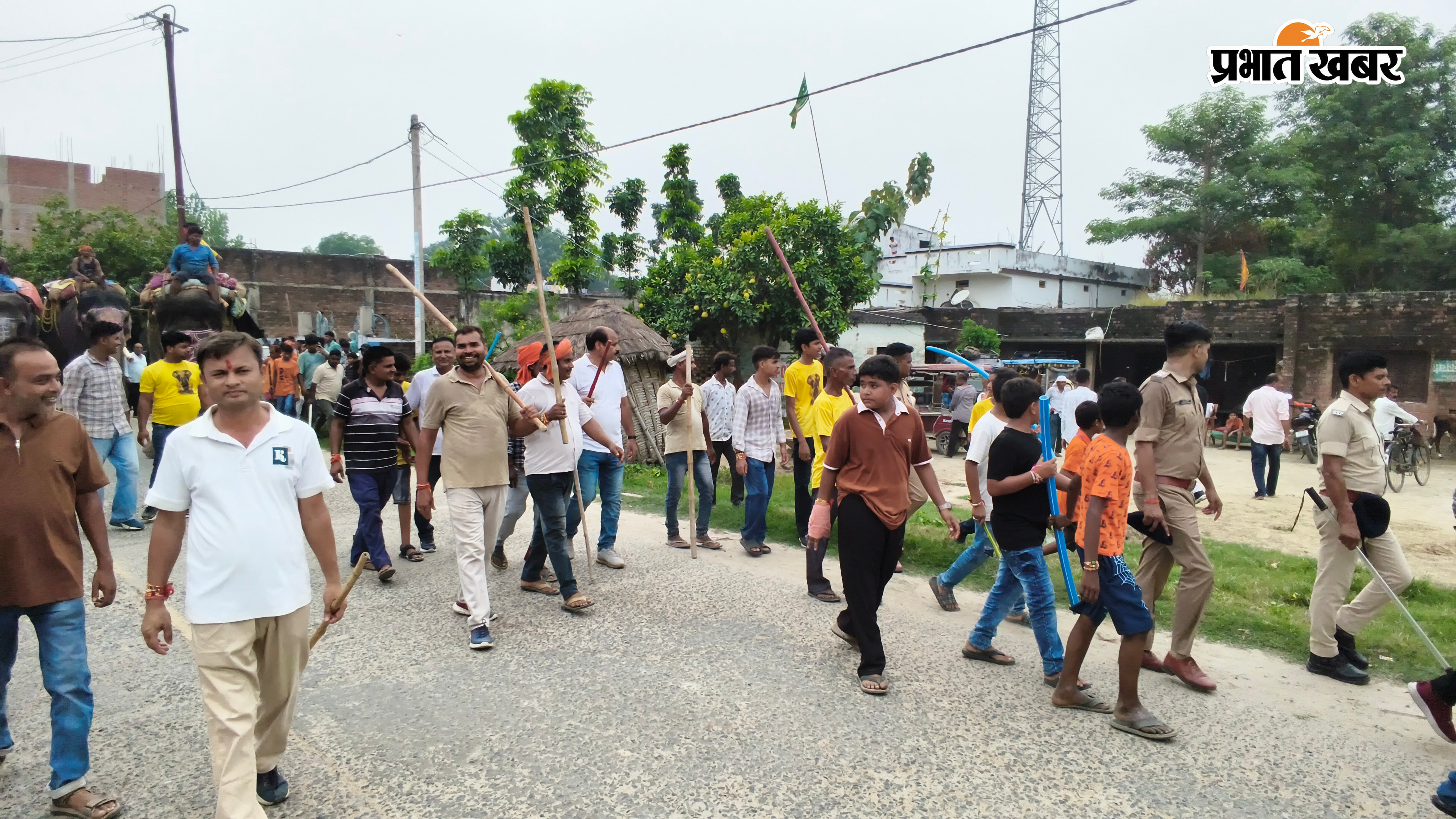 गोपलामठ से कड़ी सुरक्षा के बीच महावीरी आखाड़ा जुलुस निकाला गया | Prabhat Khabar Network