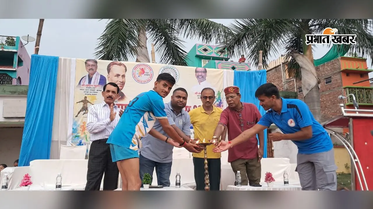 खेलेगा भारत, जीतेगा भारत’ की थीम पर पाकुड़ में राष्ट्रीय खेल दिवस कार्यक्रम शुरू