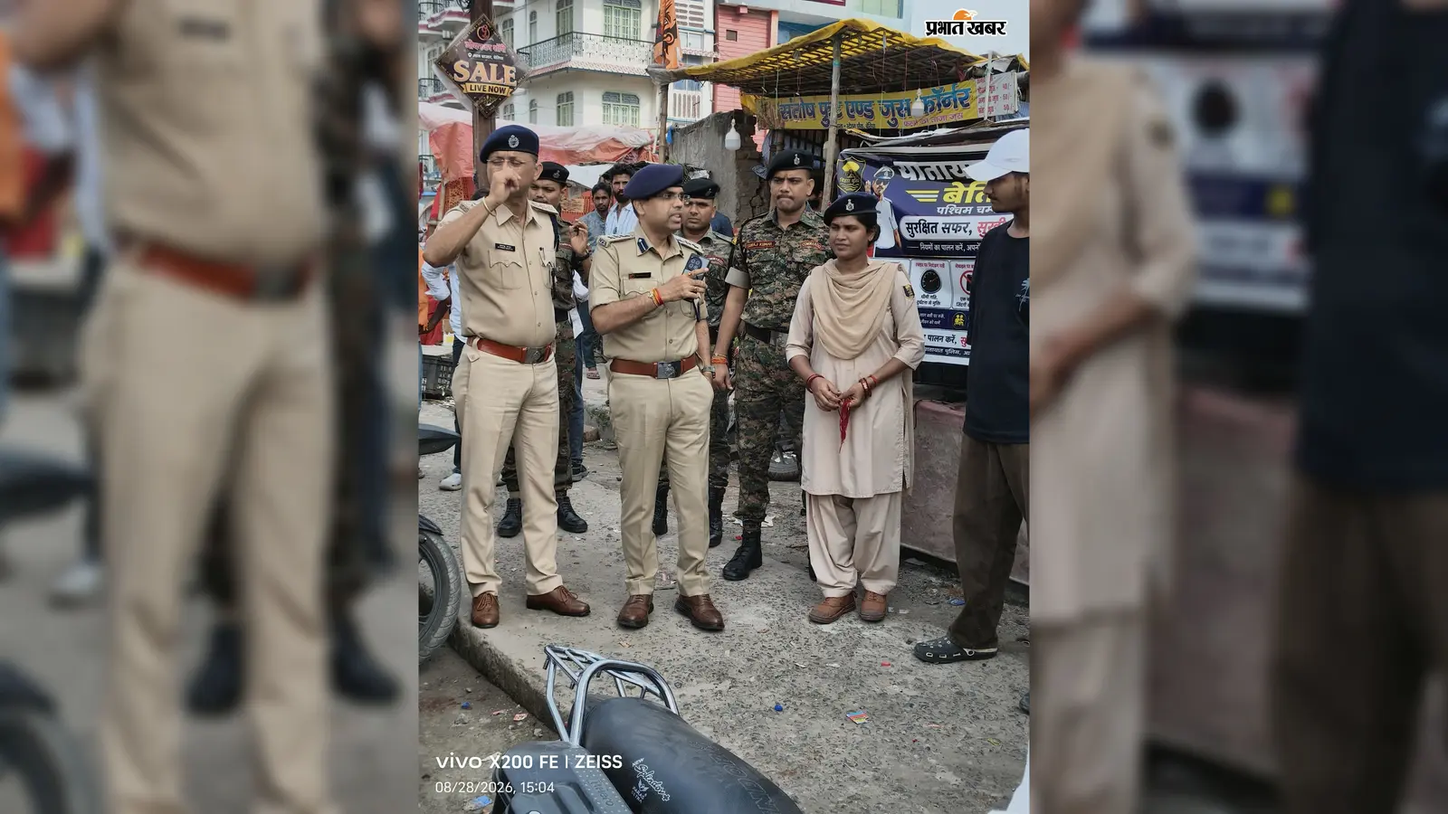 Bettiah: रक्षाबंधन पर पुलिस ने वाहन चालकों को बांधी राखी, दिलाया सड़क सुरक्षा का संकल्प