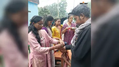 रामगढ़ में अनोखा रक्षाबंधन, सफाईकर्मी, स्वास्थ्यकर्मी और पत्रकार बने बहनों के ‘भाई’