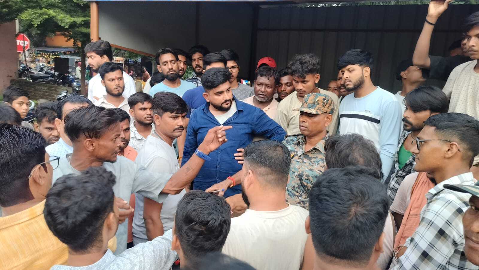 क्षतिग्रस्त बाइकें.