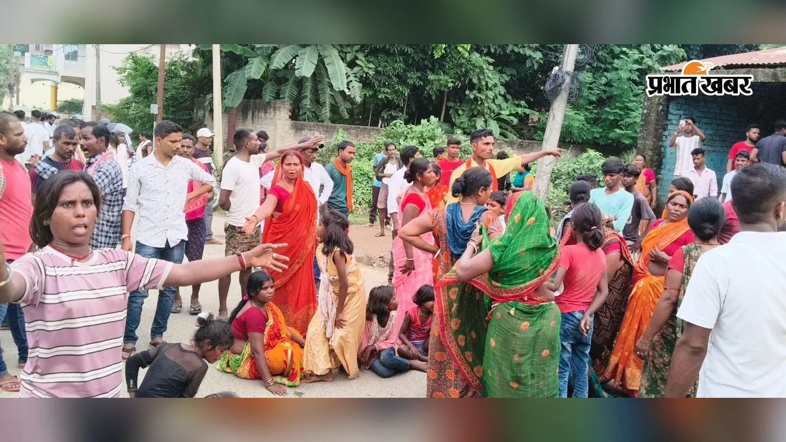 कहलगांव में वर्कशॉप के बरामदे में मिली ई-रिक्शा चालक की लाश, परिजनों ने कहा- करंट लगाकर की गयी हत्या, 4 घंटे सड़क पर बवाल