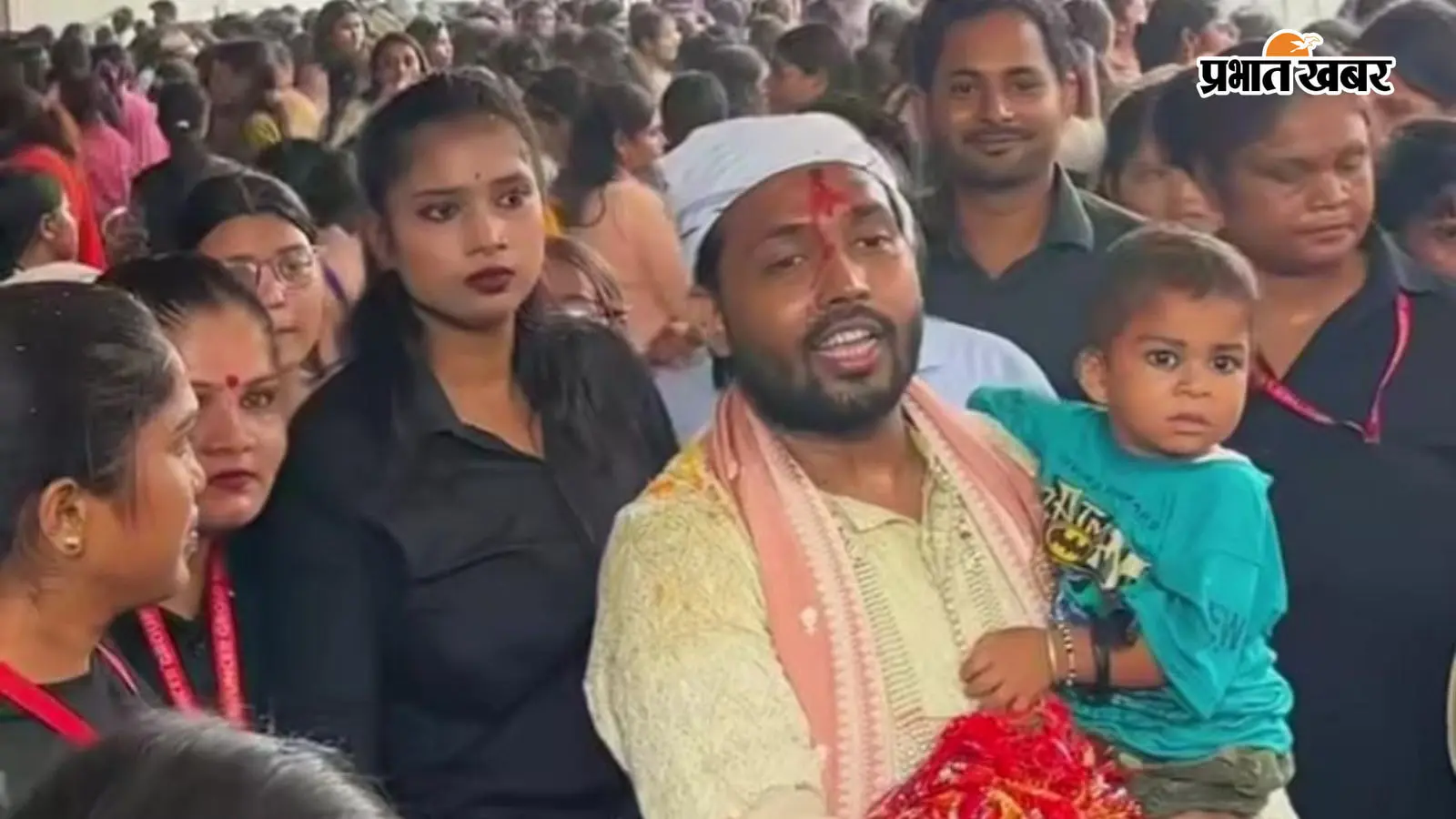 खान सर के चारों तरफ महिला बाउंसरों का घेरा...रक्षाबंधन पर पटना में दिखा अलग अंदाज