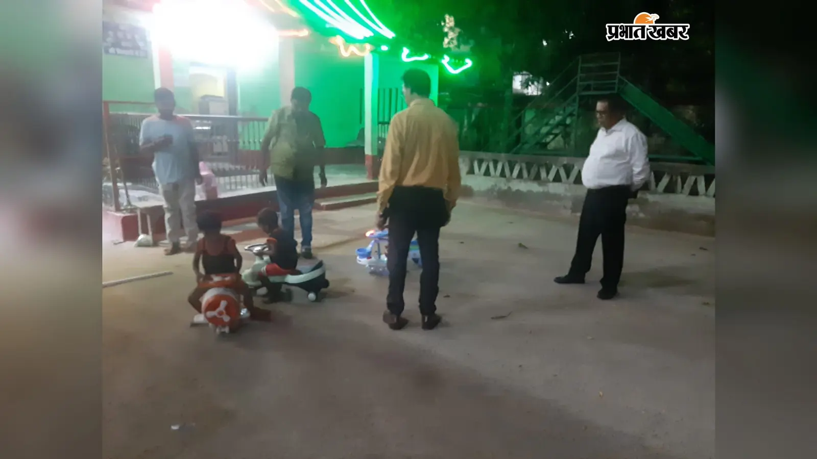 साहिबगंज में बच्चों के इलाज के साथ खुशी का भी ख्याल, MTC में सिविल सर्जन ने दिया खिलौनों का तोहफा