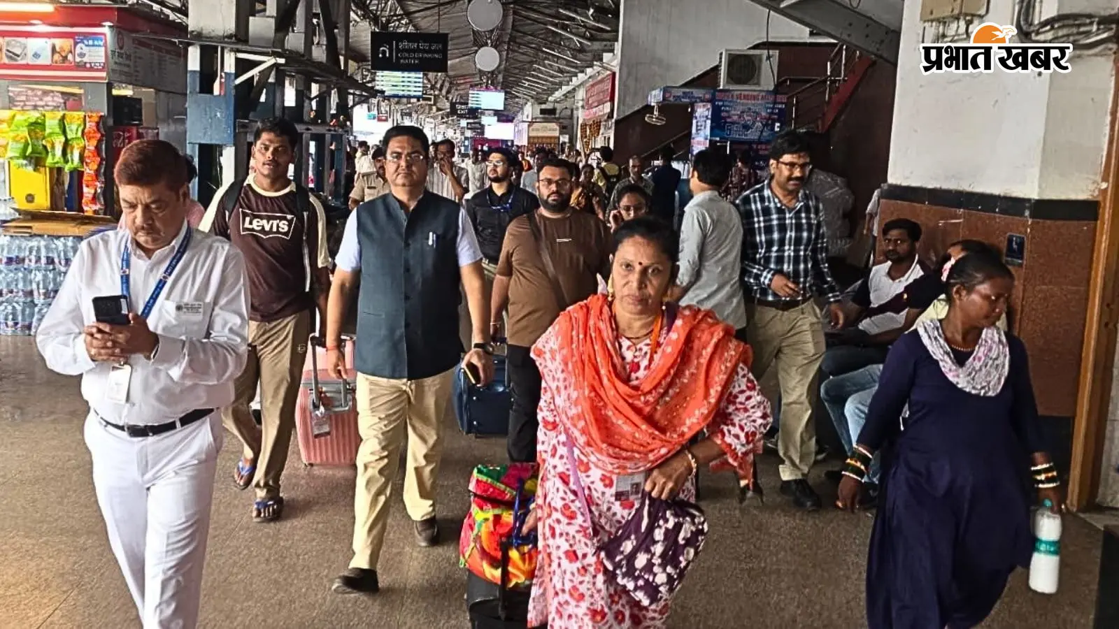 नेपाल में फंसे महाराष्ट्र के 100 तीर्थयात्रियों को बिहार सरकार ने कराया रेस्क्यू, आधी रात पटना लाया गया
