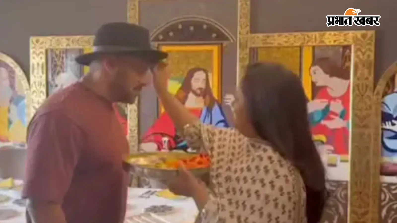 Salman Khan Raksha Bandhan Video: अर्पिता ने बांधी सलमान को राखी, वायरल वीडियो में बैकग्राउंड देख इंटरनेट पर छिड़ी बहस
