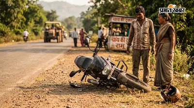 जमुई: जमुई-लखीसराय मार्ग पर कुत्ते को बचाने के चक्कर में पलटी तेज रफ्तार बाइक, मां, पुत्र और पौत्री गंभीर रूप से घायल