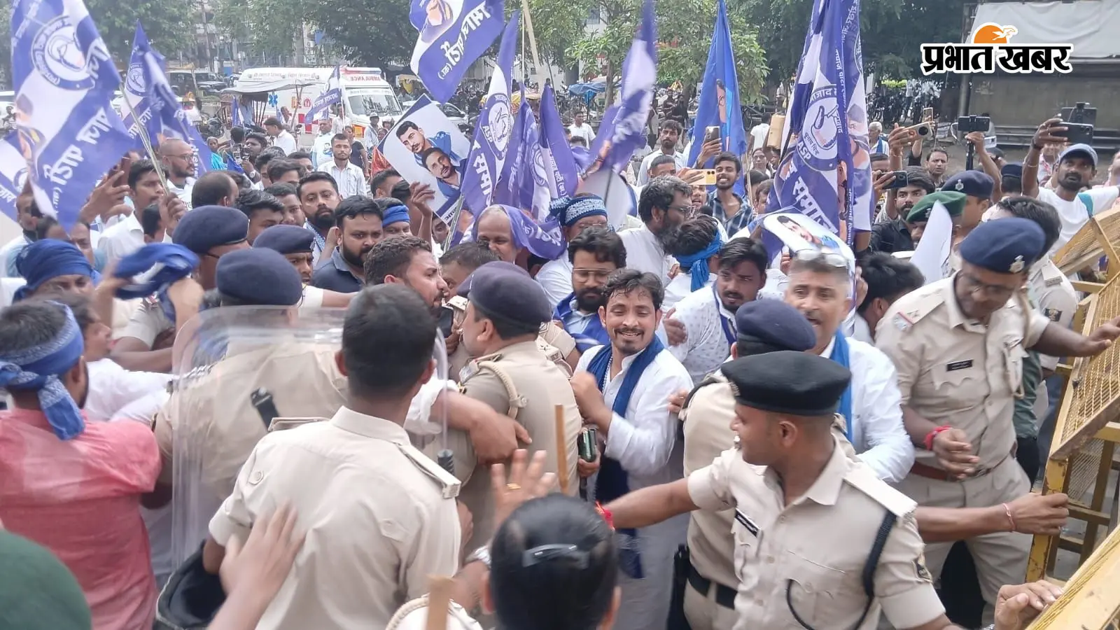पटना में पुलिस से भिड़े भीम आर्मी कार्यकर्ता, पुलिस ने किया डिटेन, राजभवन मार्च रहा फ्लॉप?
