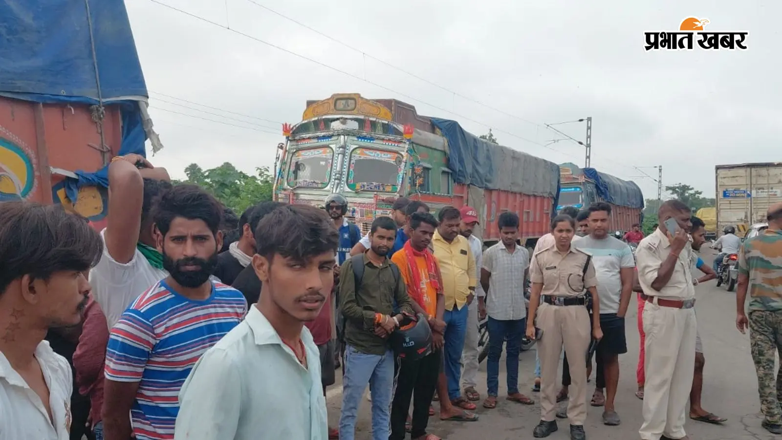 पटना : फतुहा में टेम्पो से गिरा 30 वर्षीय युवक, आधार कार्ड पर गुजरात का पता, जांच में जुटी पुलिस